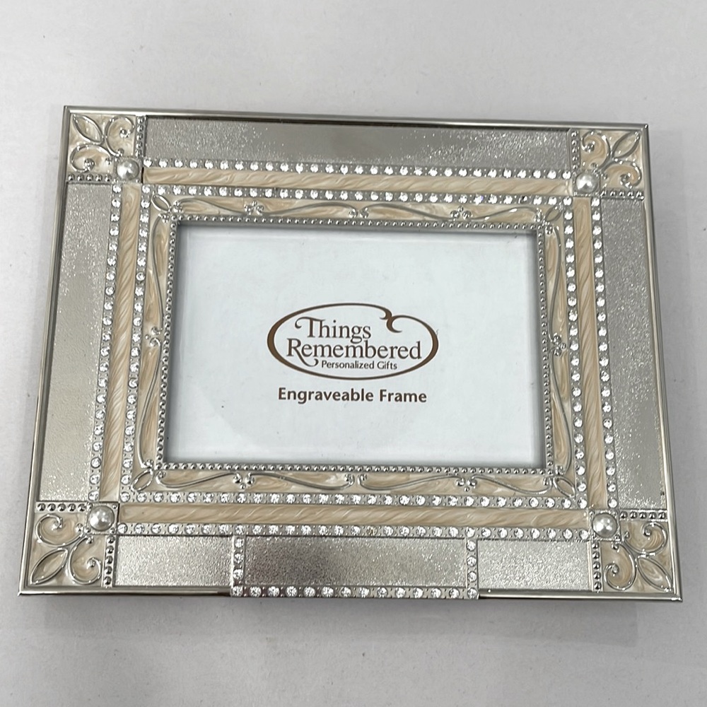 SOLD **THINGS REMEMBERED ENGRAVESBLE FRAME, brand new , out of box